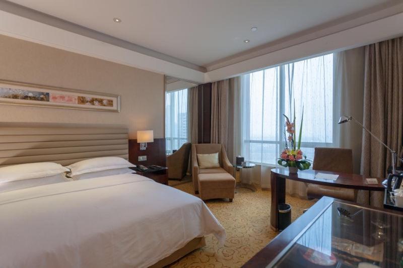 Zhongyou Garden Hotel Zhengzhou Room photo